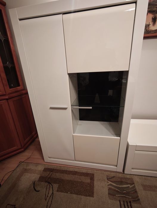 Witryna, szafka, komoda L- light z listwą LED Agata Meble zestaw kompl