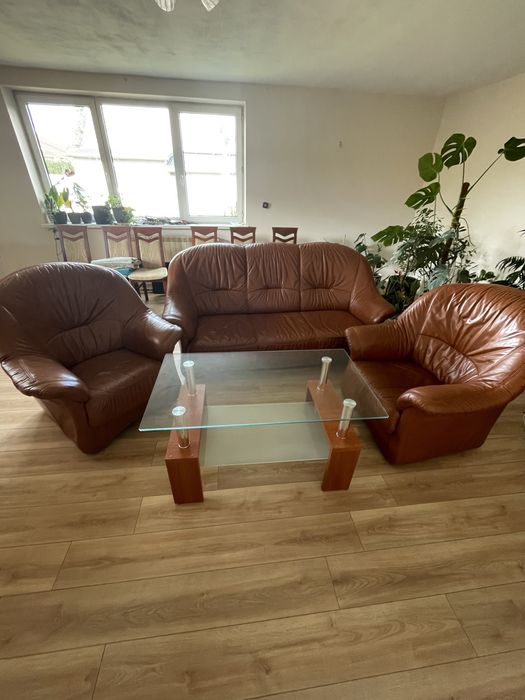 Komplet wypoczynkowy skórzany. Kanapa i 2 fotele, brązowy + stolik