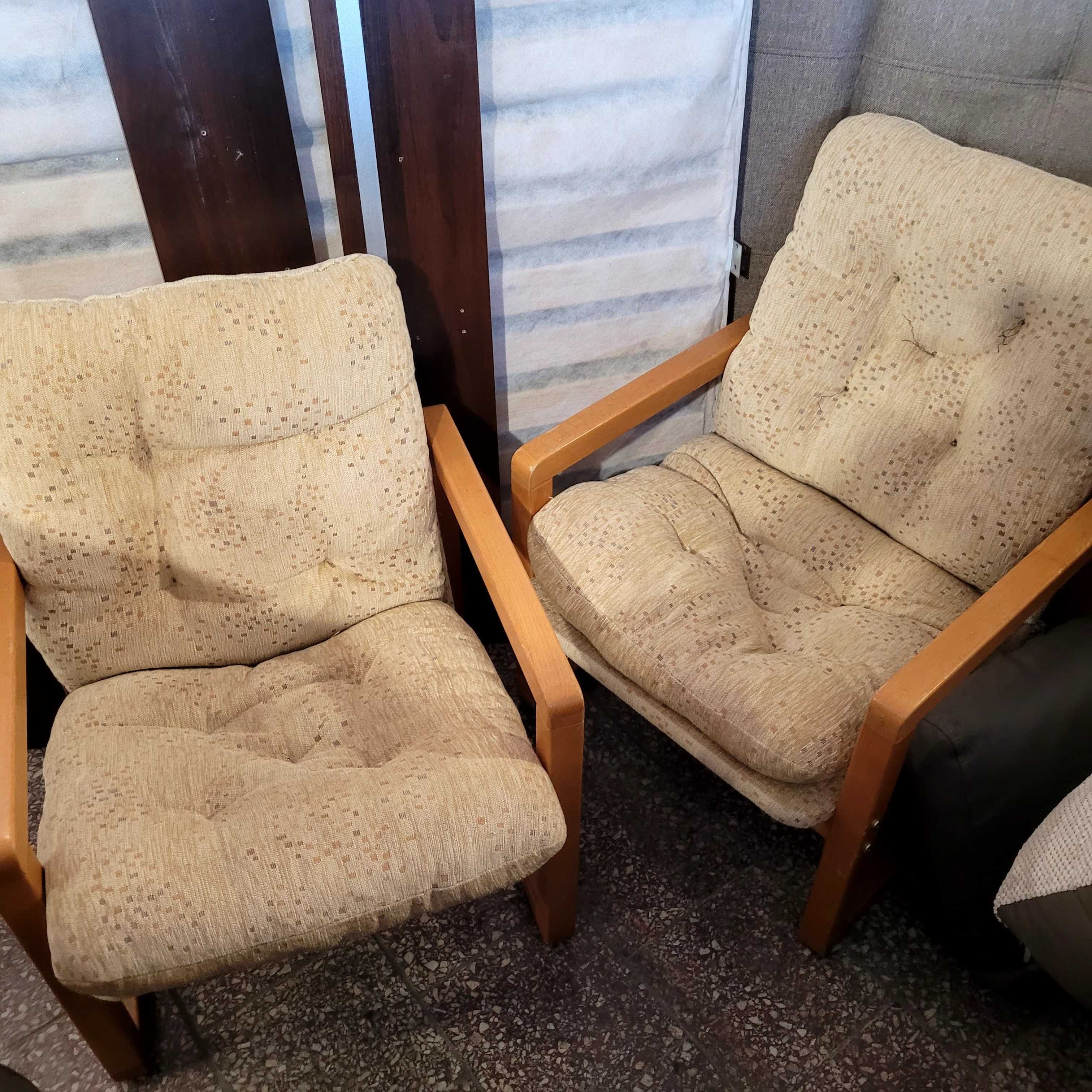 Kanapa z funkcją spania. Możliwy transport