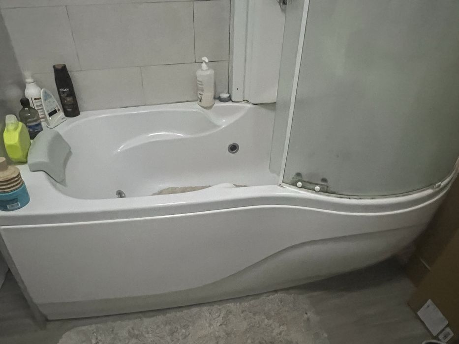 Vendo banheira e coluna de hidromassagem