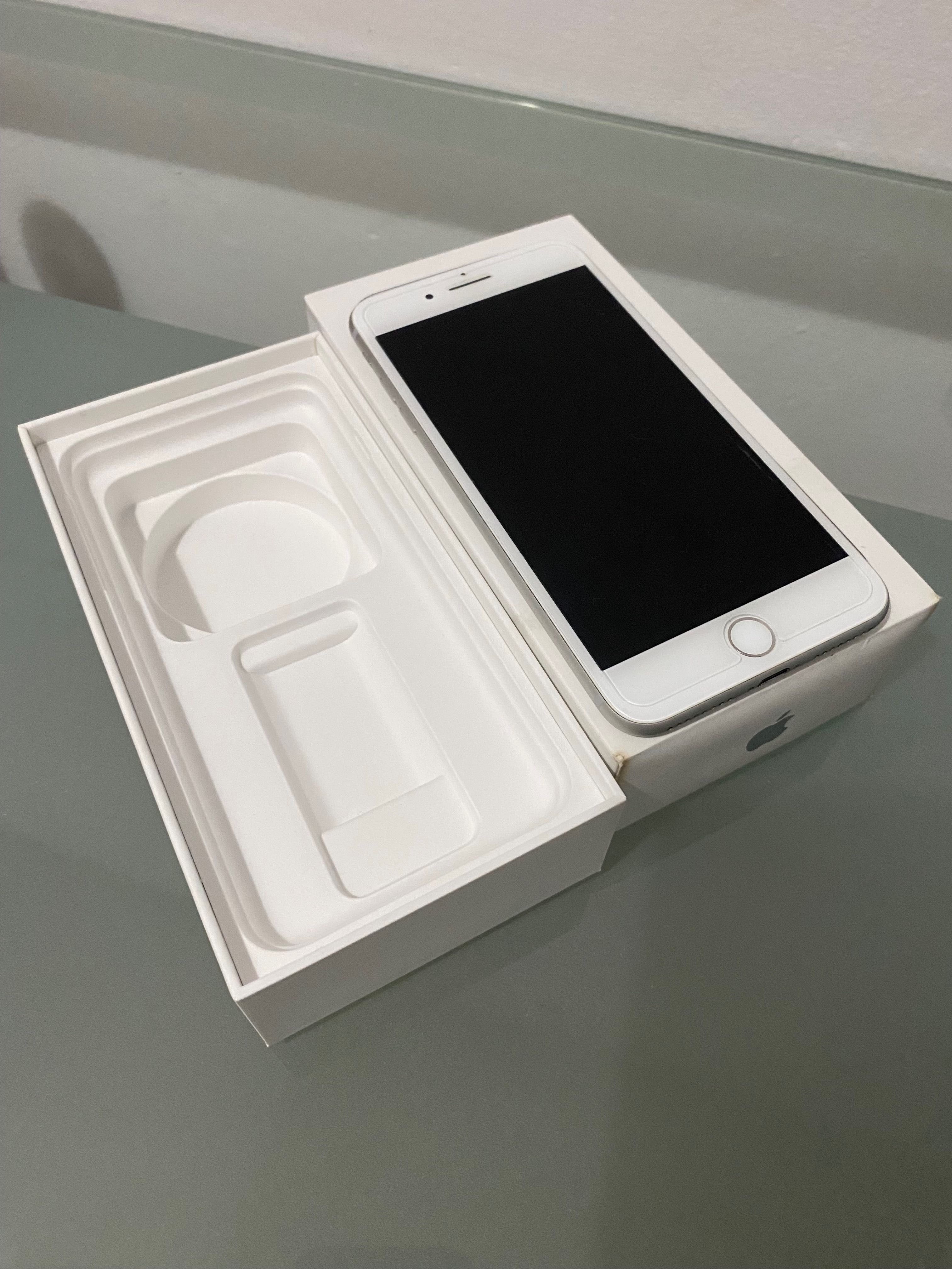 Srebrny Iphone 7 Plus 128GB + dodatki