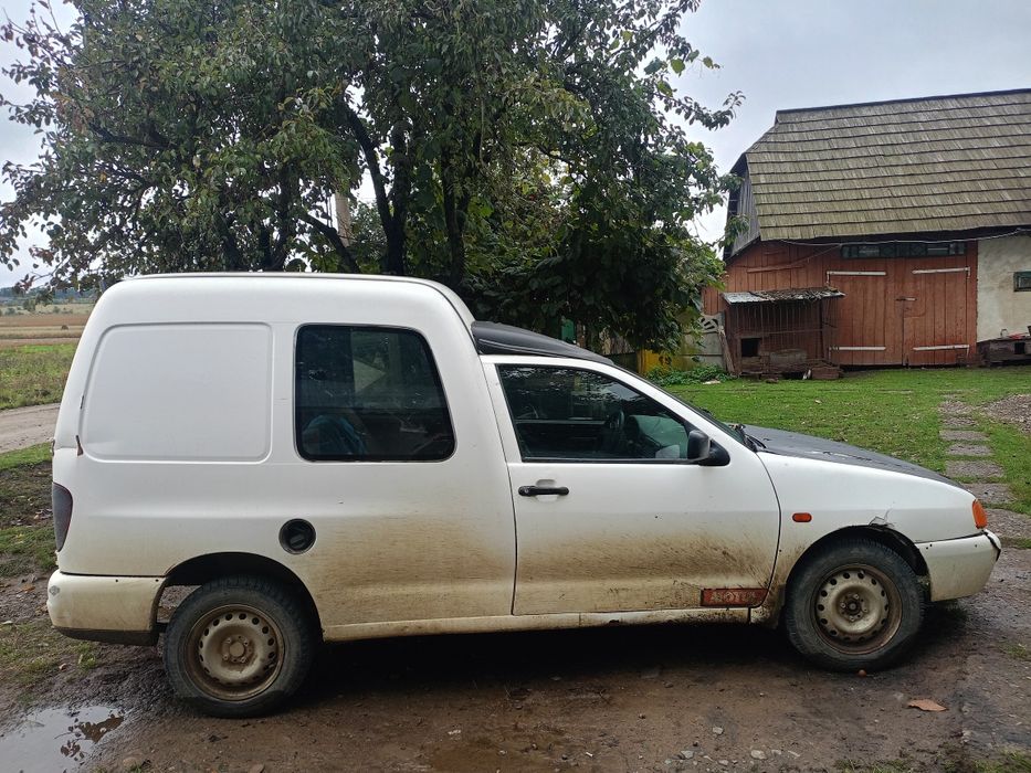 Машина Volkswagen Caddy II 1.9D Фургон (примерно 1995–2003 гг. выпуска