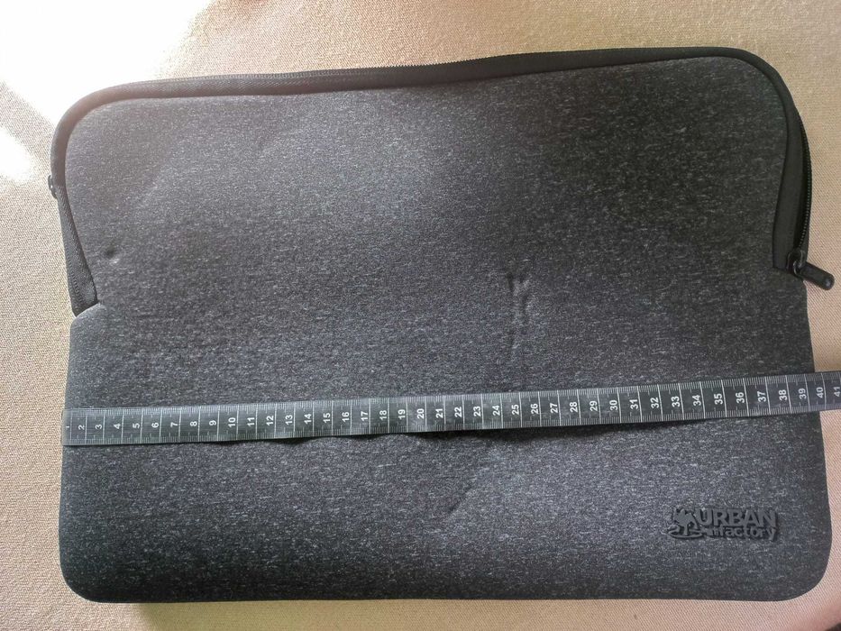 URBAN FACTORY Capa Bolsa Sleeve Para Portátil MEMOREE 15.6″ Preto
