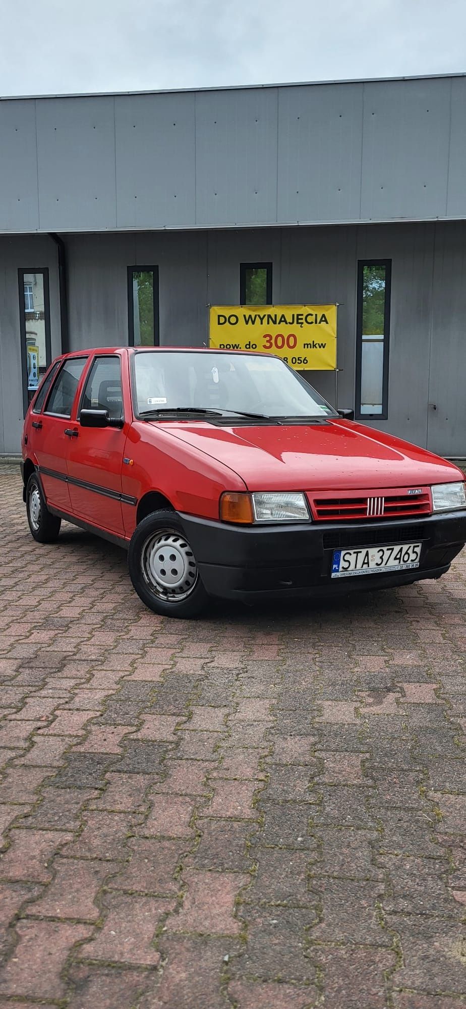 Fiat Uno 1993r    40 tys km przebiegu  Spód auta zdrowy .