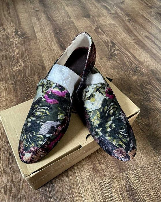 Лоферы MANGO. Новые. 37 размер. На узкую ногу.