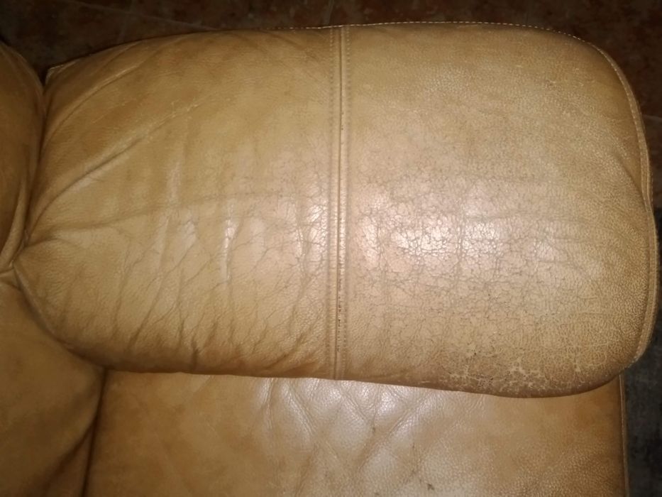 Sofás em pele 3 e 2 pessoas