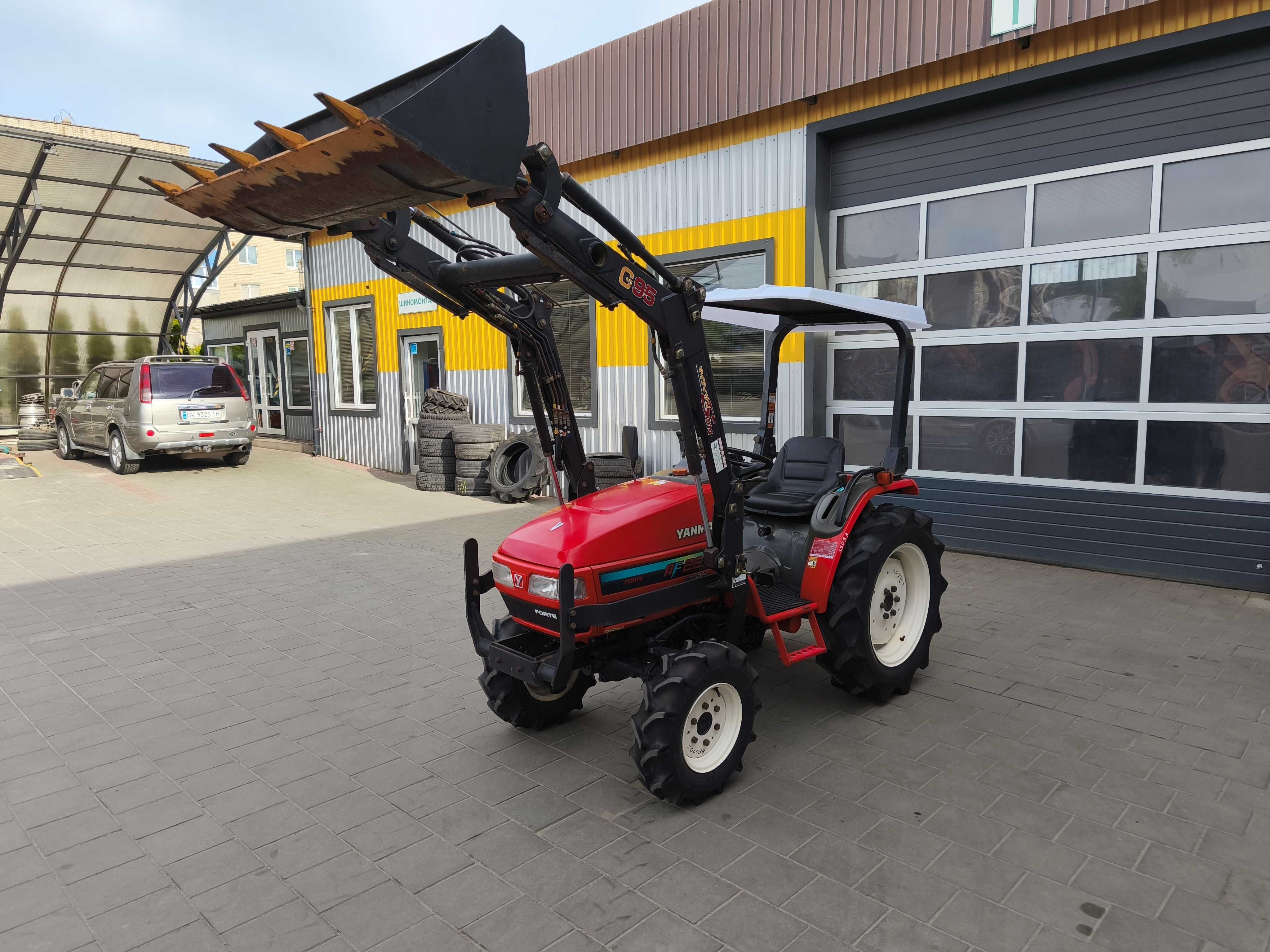 Японський мінітрактор Янмар Yanmar Af 220 front loaders