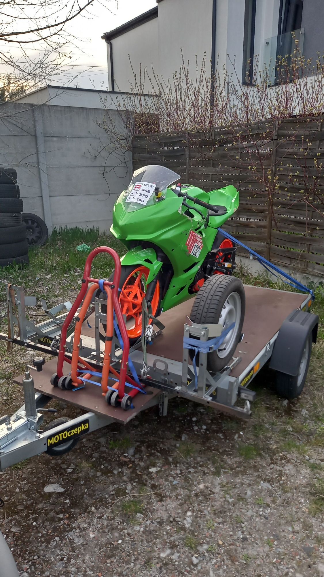 Wynajem wypożyczalnia przyczepa motocyklowa samochodowa quad najazdy