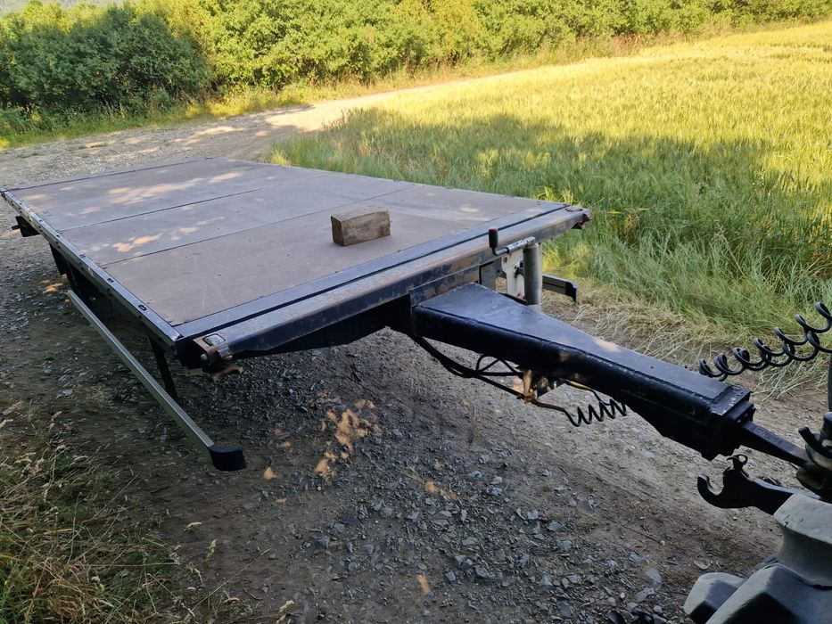 Przyczepa sztywna jednoosiowa do przewozu kontenerów tandem ciężarowa