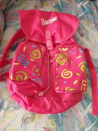 Mochila vermelha da Barbie