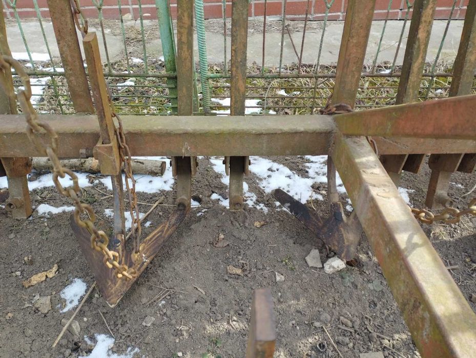 Плуг трохкорпусний 3-30 та культиватор до трактора МТЗ чи ЮМЗ