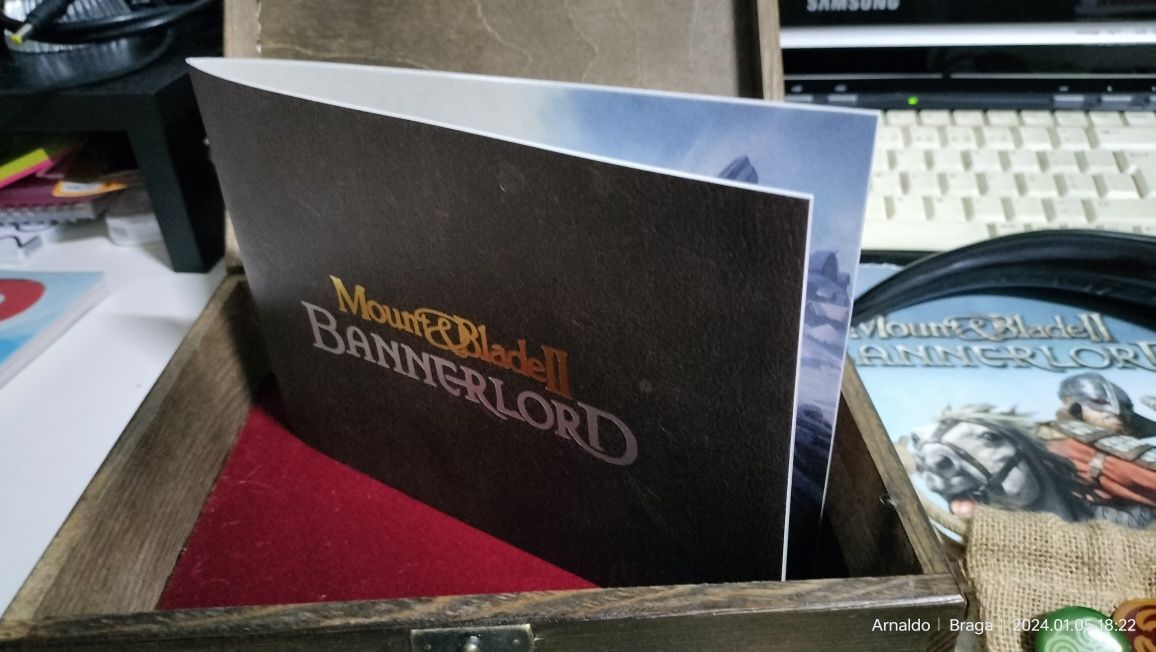 Mount & Blade II Bannerlord (Press Kit) Multiplataforma !!!Raro!!!