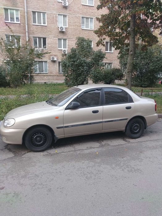 ЗАЗ Ланос 1.5 se у гарному стані.2011