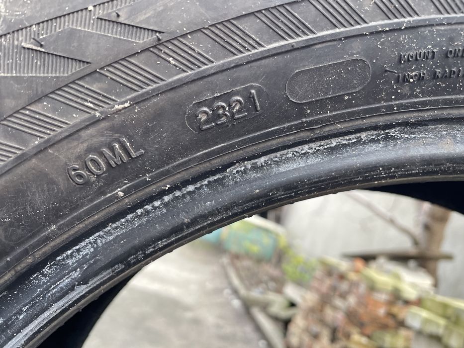 Nokian 235/60 r18 комплект зима