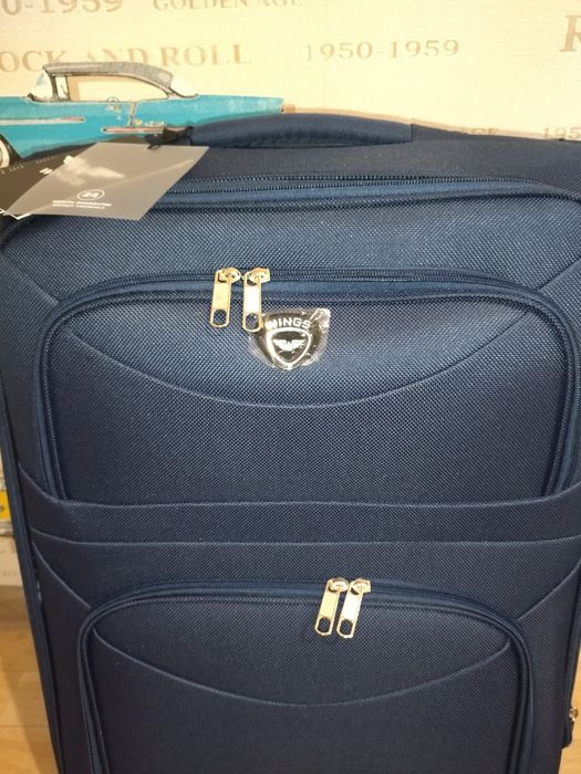 Валіза нова середня wings м Чемодан новый средний