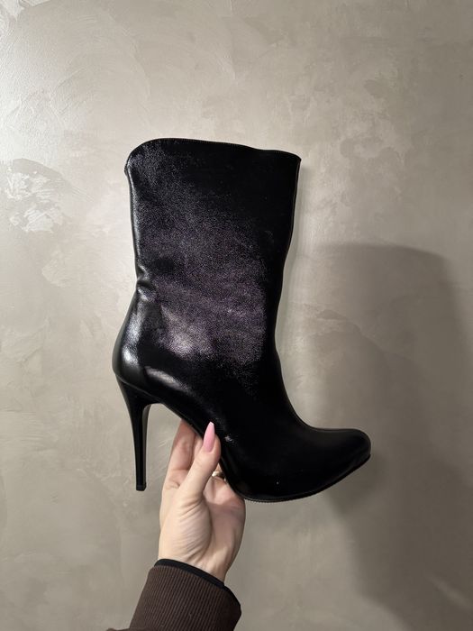 Ботінки Ботильйон. чорні зимові на каблуку