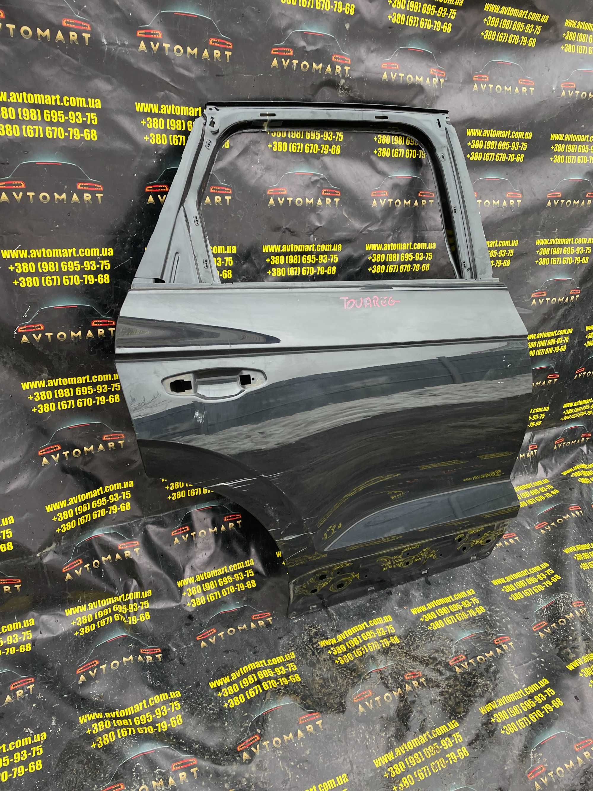 Двері задні праві VW Touareg дверь задняя правая Touareg 760833312A