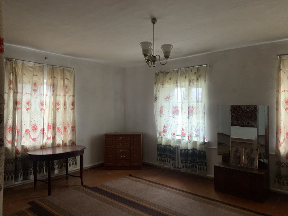 Продється дім 120 кв.м на 40 сотках землі.
