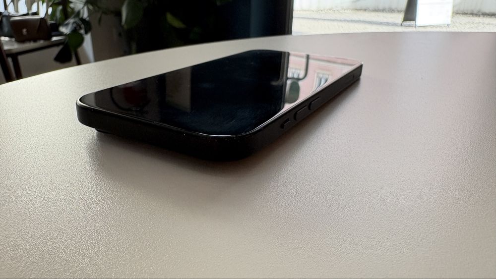iPhone 15 128gb.
