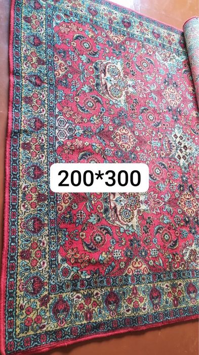 Червоний великий килим бу 2м х 3м в гарному стані ковер