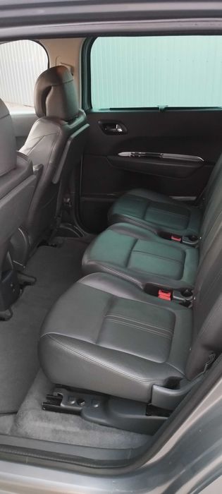 PEUGEOT 5008 Allure