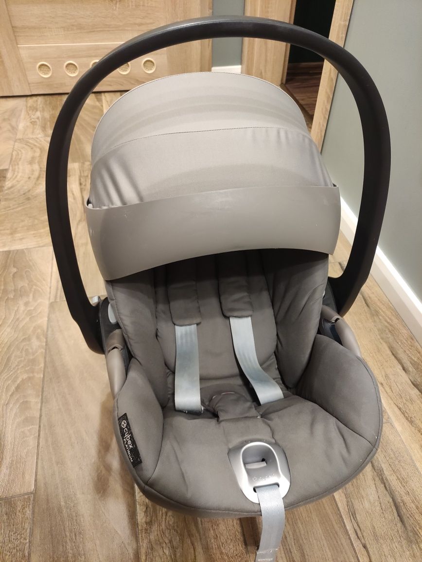 Fotelik cybex z bazą obrotową i wkładką niemowlęcą