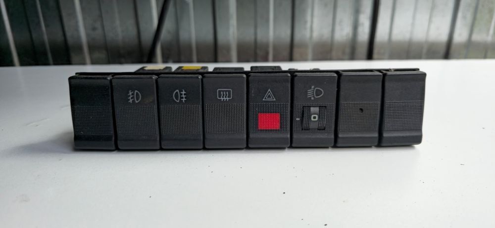 Przyciski Deski Rozdzielczej Konsoli Audi 80 B4