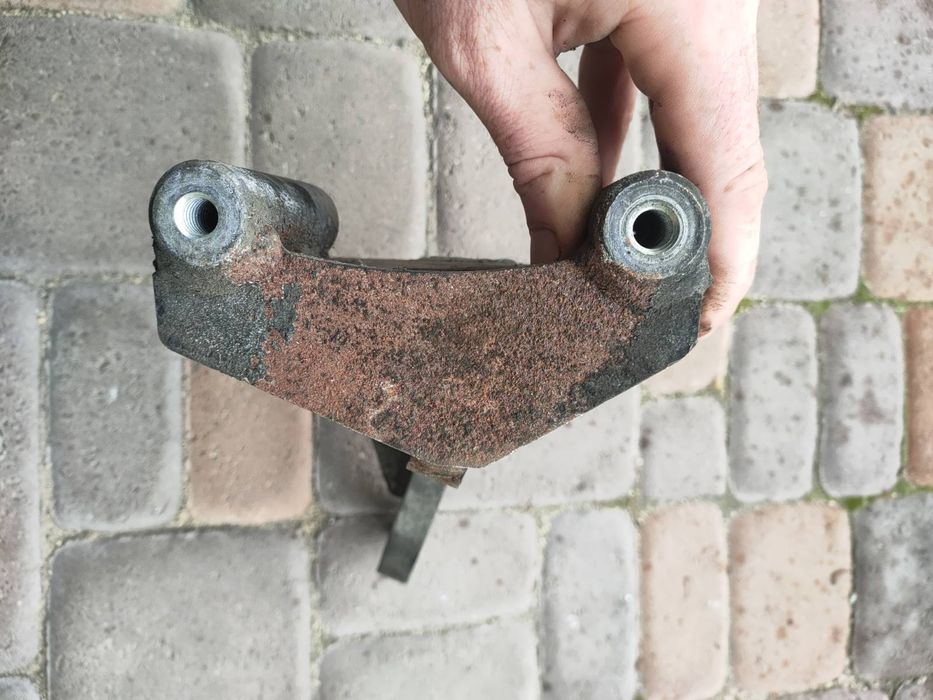 Кронштейн компрессора Рефрижератора Volkswagen Крафтер 2.0, 2.5