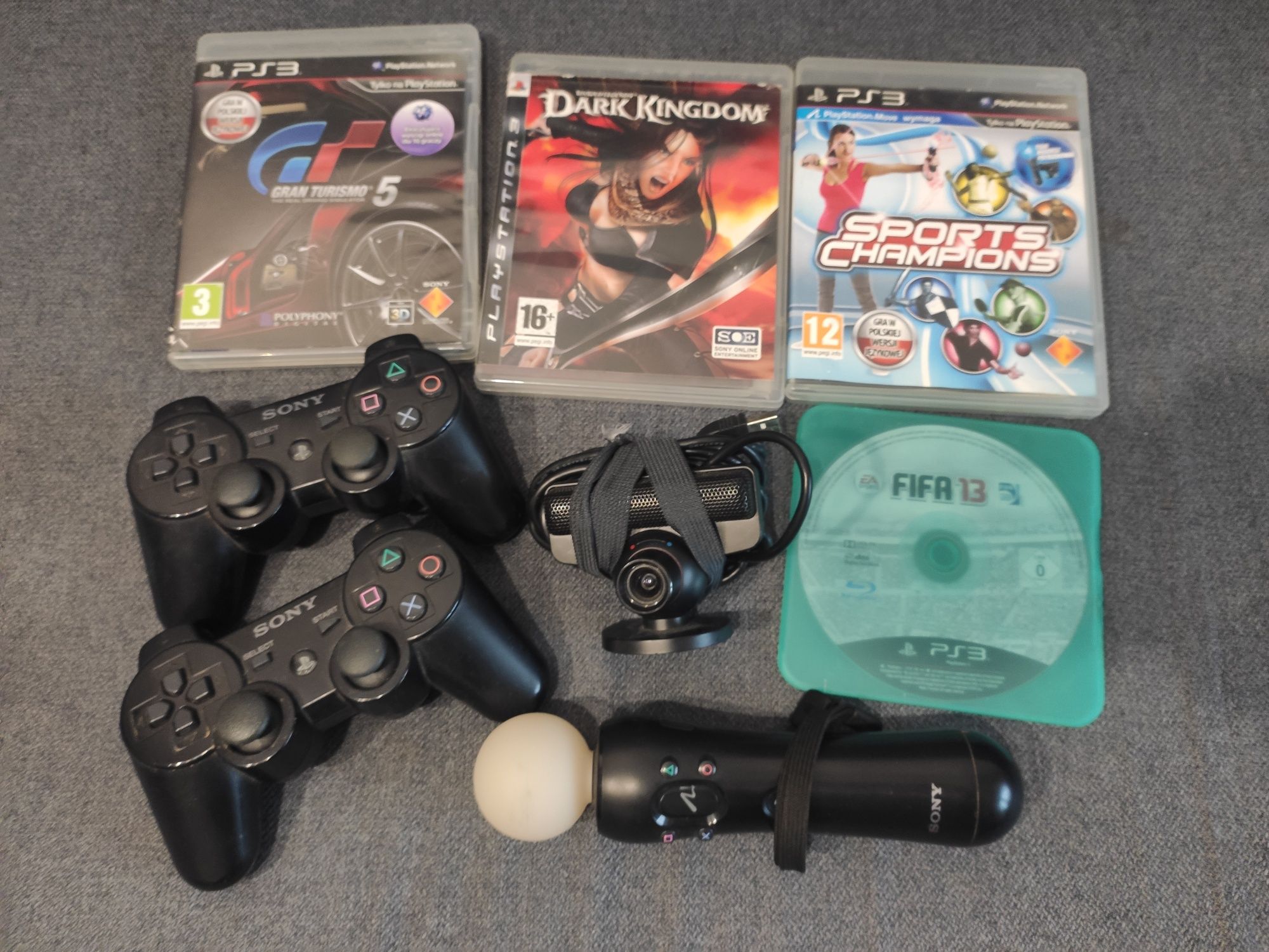 PlayStation 3 500gb + move + 4 gry