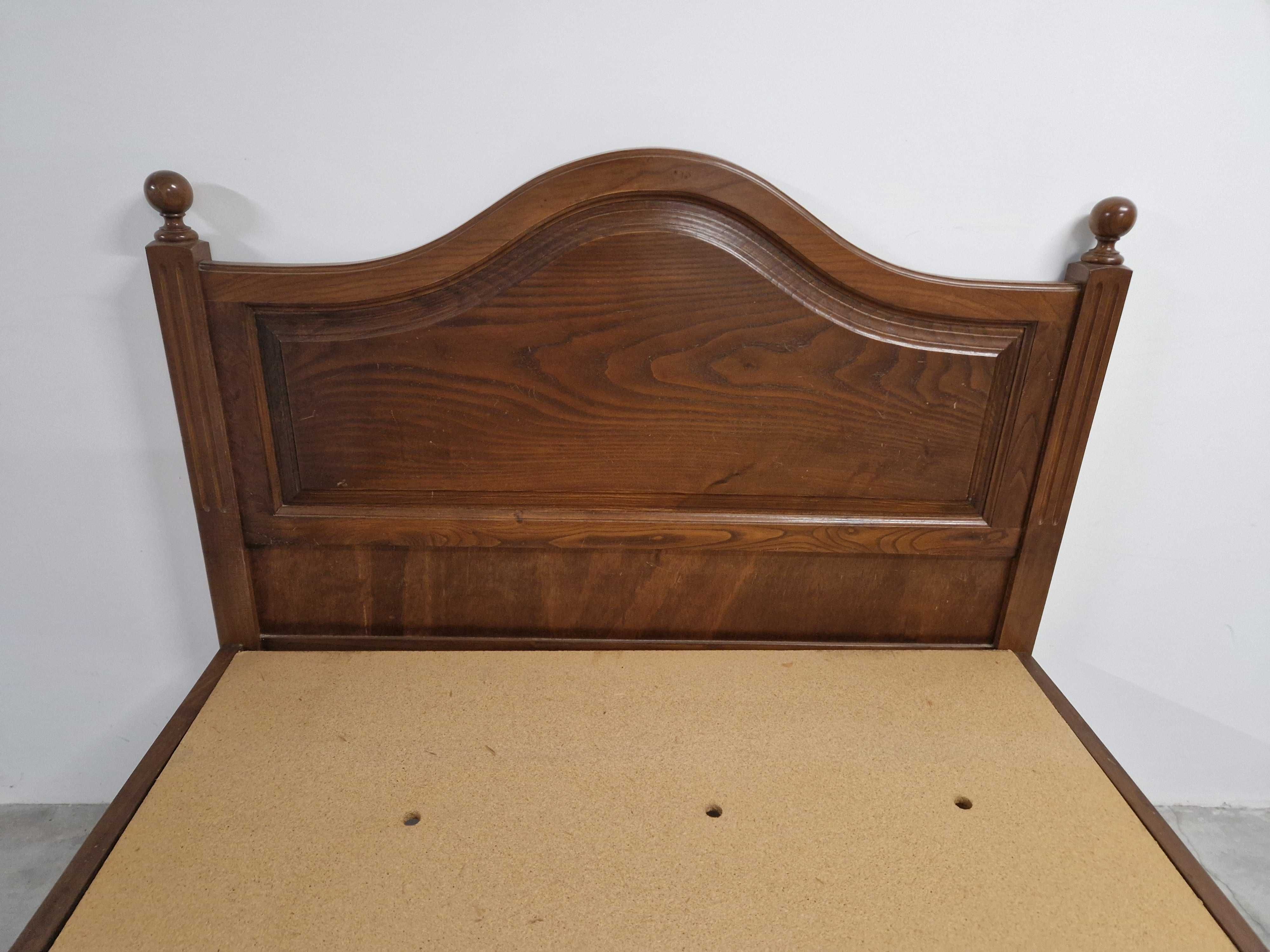 Cama de casal com colchão