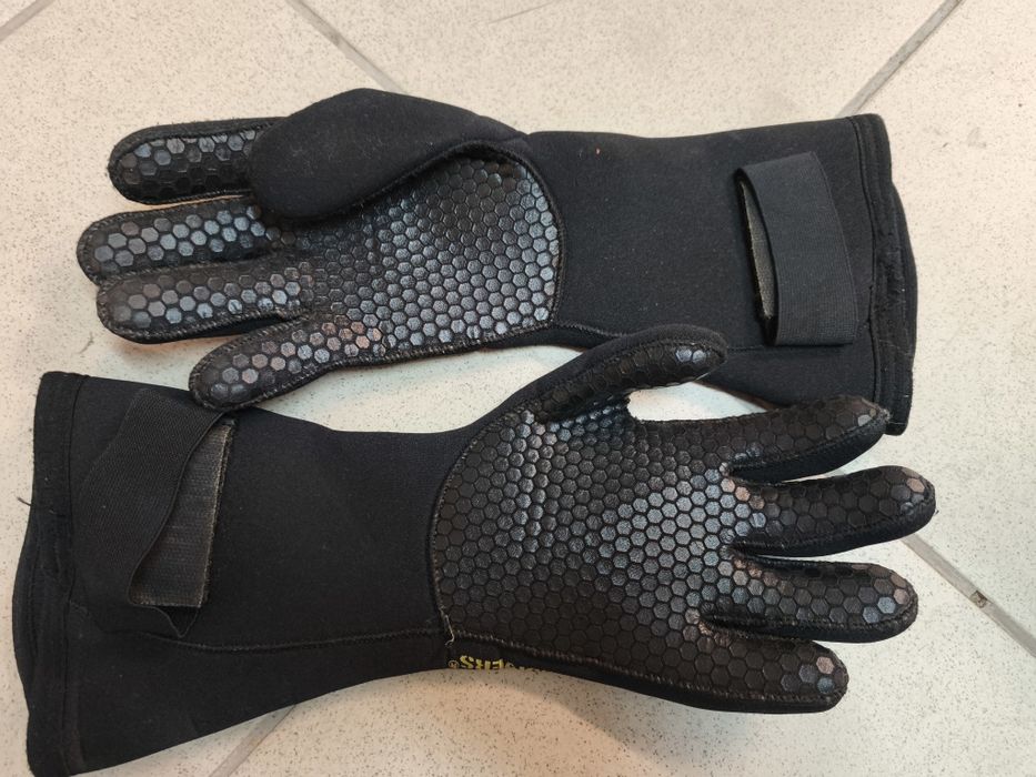 Conjunto de artigos de mergulho com possibilidade de venda em separado