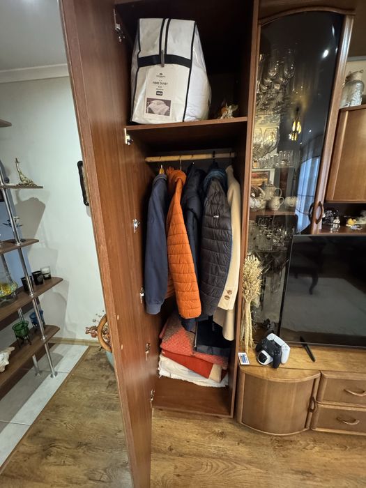 Продам меблеву стінку у вітальню