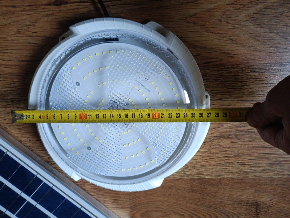 Потужний світильник на сонячній батареї 100-200ват , пожектор, LED