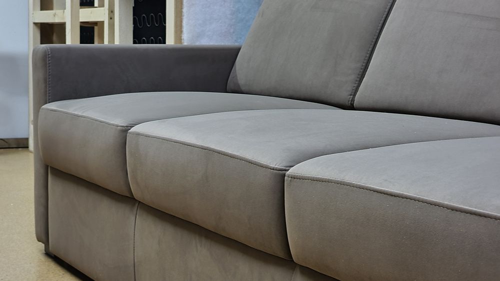 Solidna Komfortowa sofa z zagłówkami