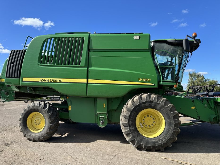 Комбайн John Deere W650
