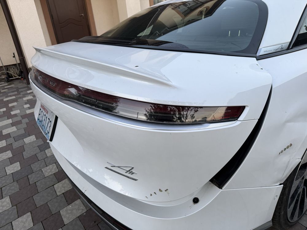 Кришка багажника Lucid Air touring в зборі