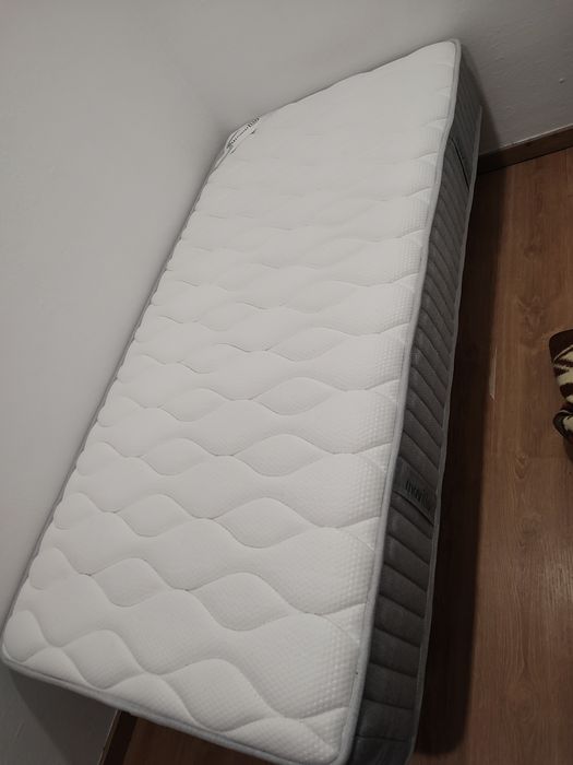 Cama completa (colchão + estrado) 190x90