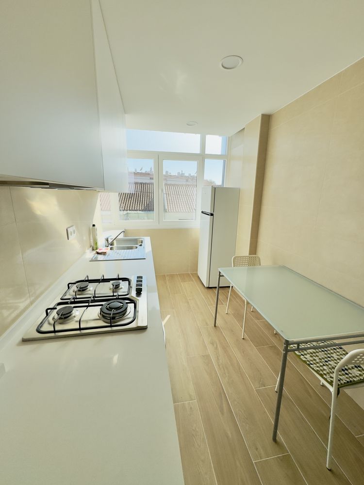 Quarto individual com marquise e limpeza dos wc’s e cozinha 1 X mês