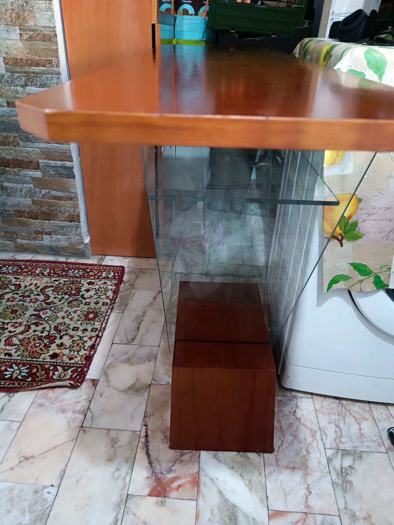 Mesa de entrada de cerejeira com vidro