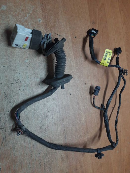 Проводка фішки розьеми передніх правих дверей Кіа Церато