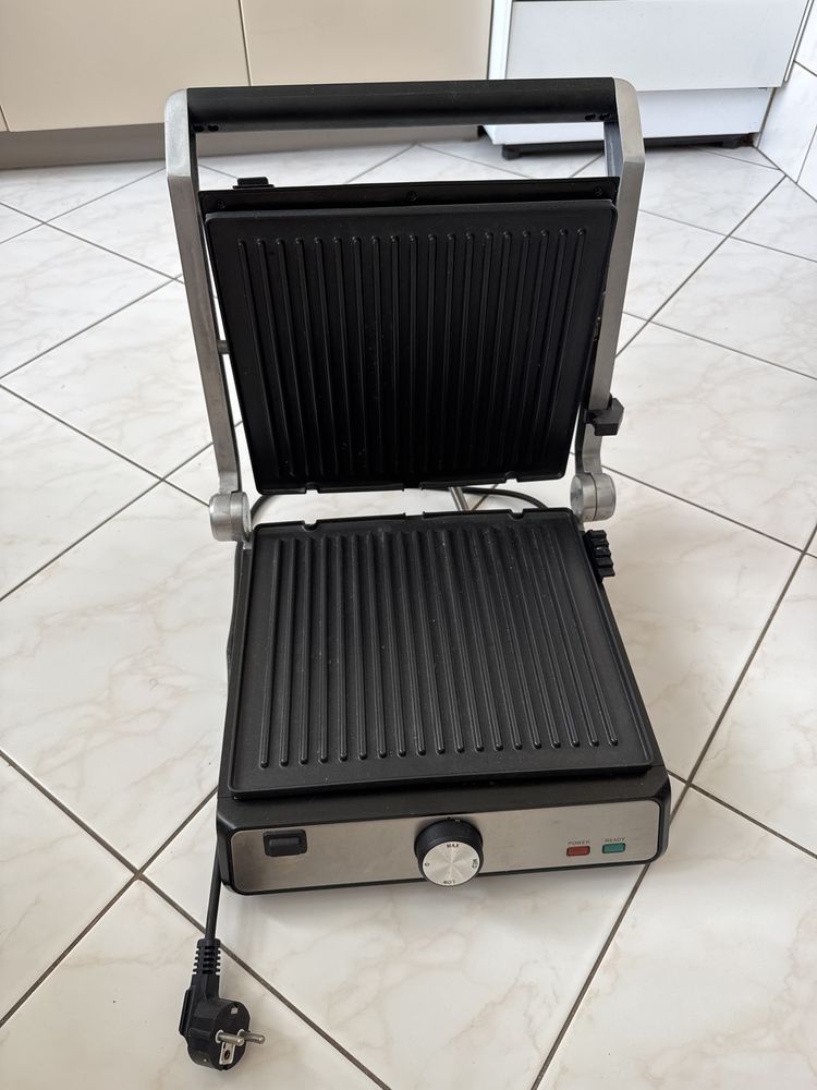 Grill elektryczny Götze & Jensen