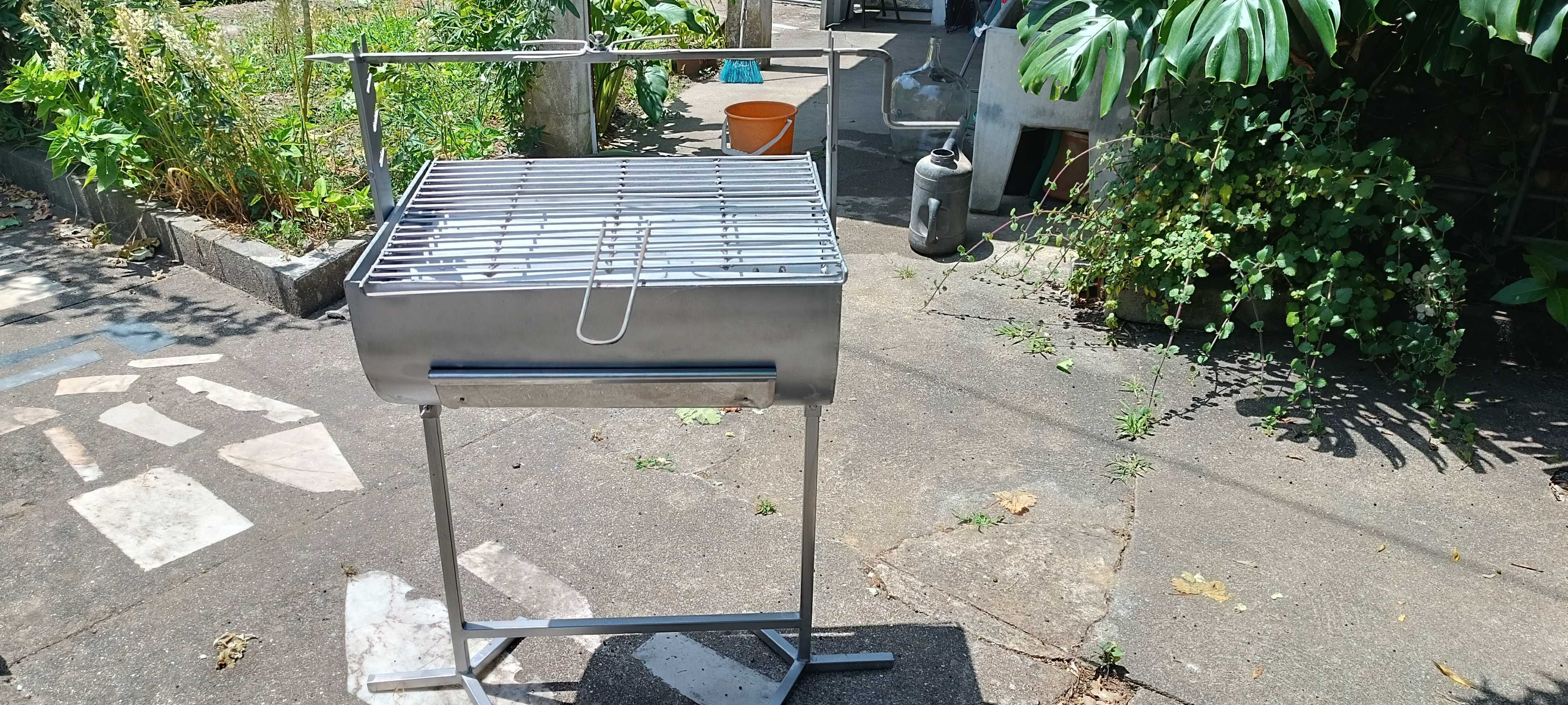 Grelhador com suporte em Inox