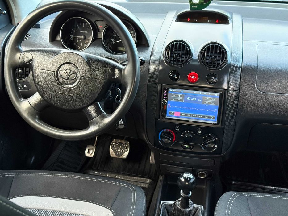 Продам CHEVROLET Aveo т200 2005р 1.5 газ-бенз