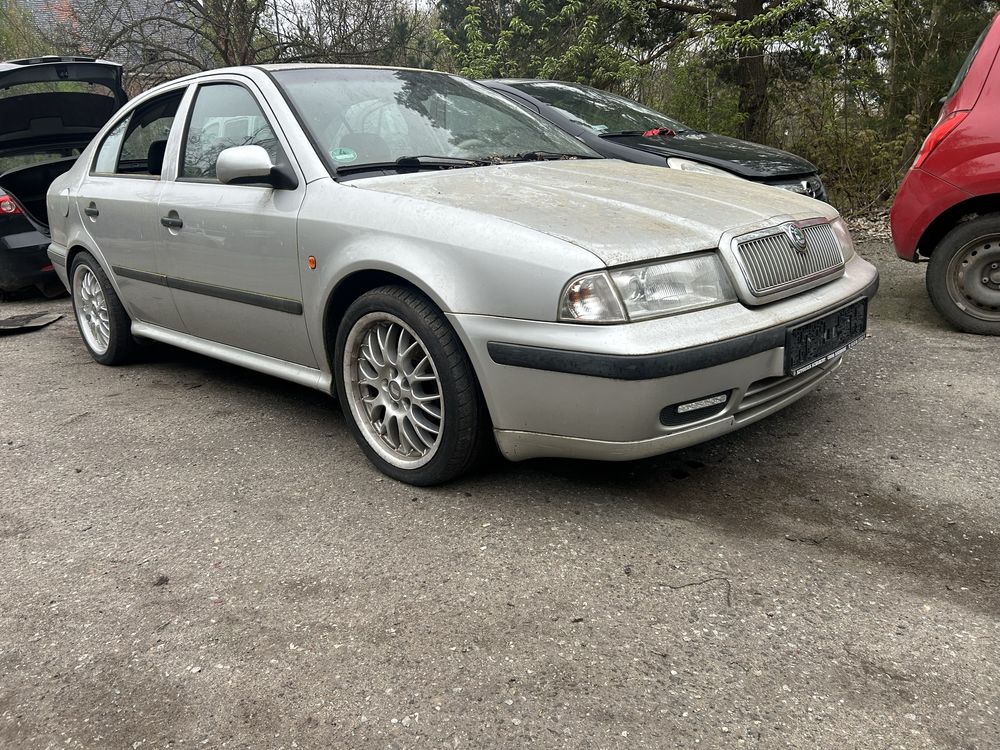 Skoda octavia 1.6 sr 2000 rok klima bez rdzy