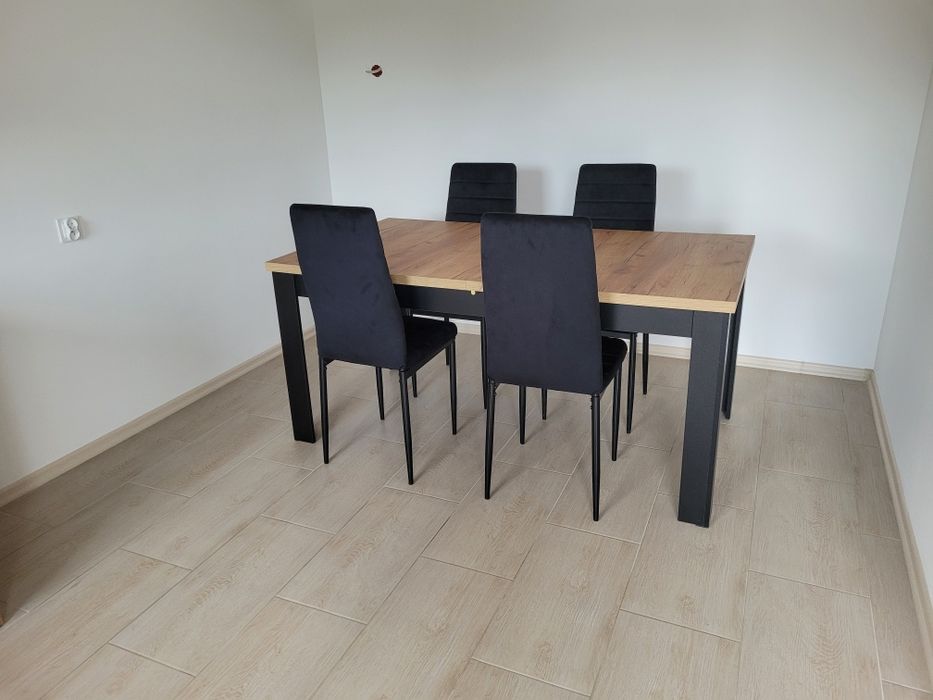 Stół z 6 krzesłami