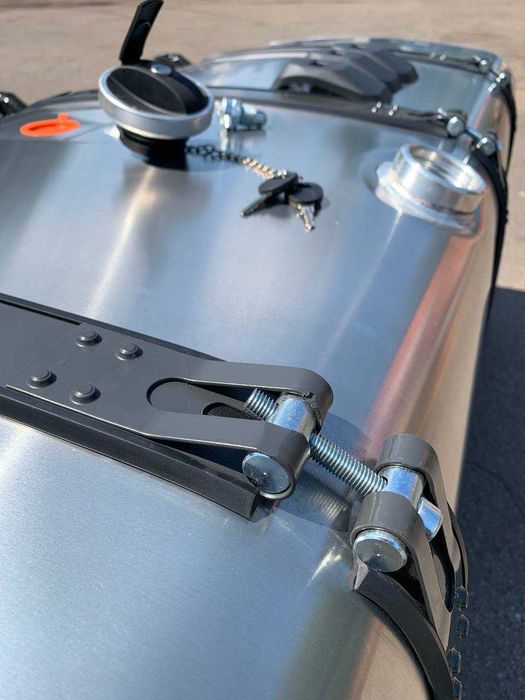 Паливні баки для тягачів Mercedes/Мерседес Якість Надійність Доставка