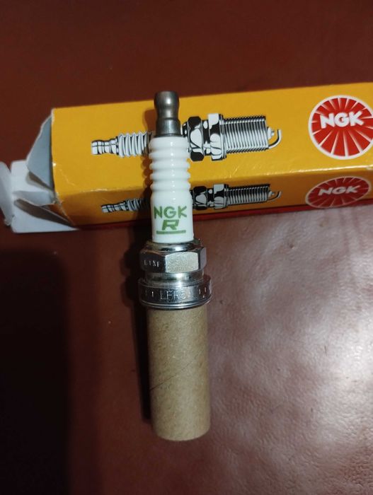 Свічка запалювання NGK LFR5A-11  ( 6376 )