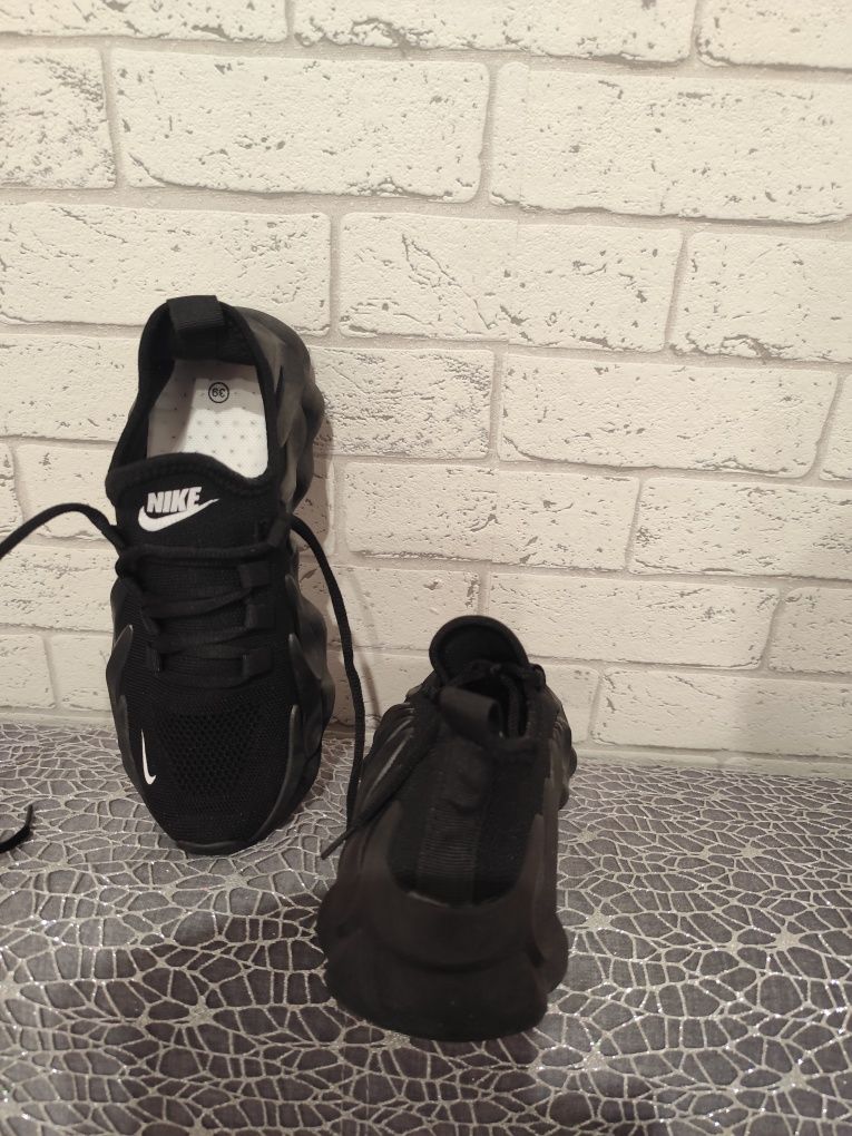 Adidasy muszelki 39