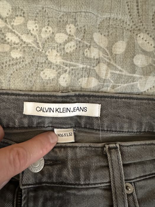 Продам Джинси Calvin Klein
