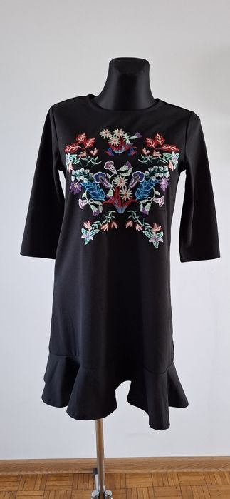 Sukienka Reserved rozmiar S 36 wyszywana